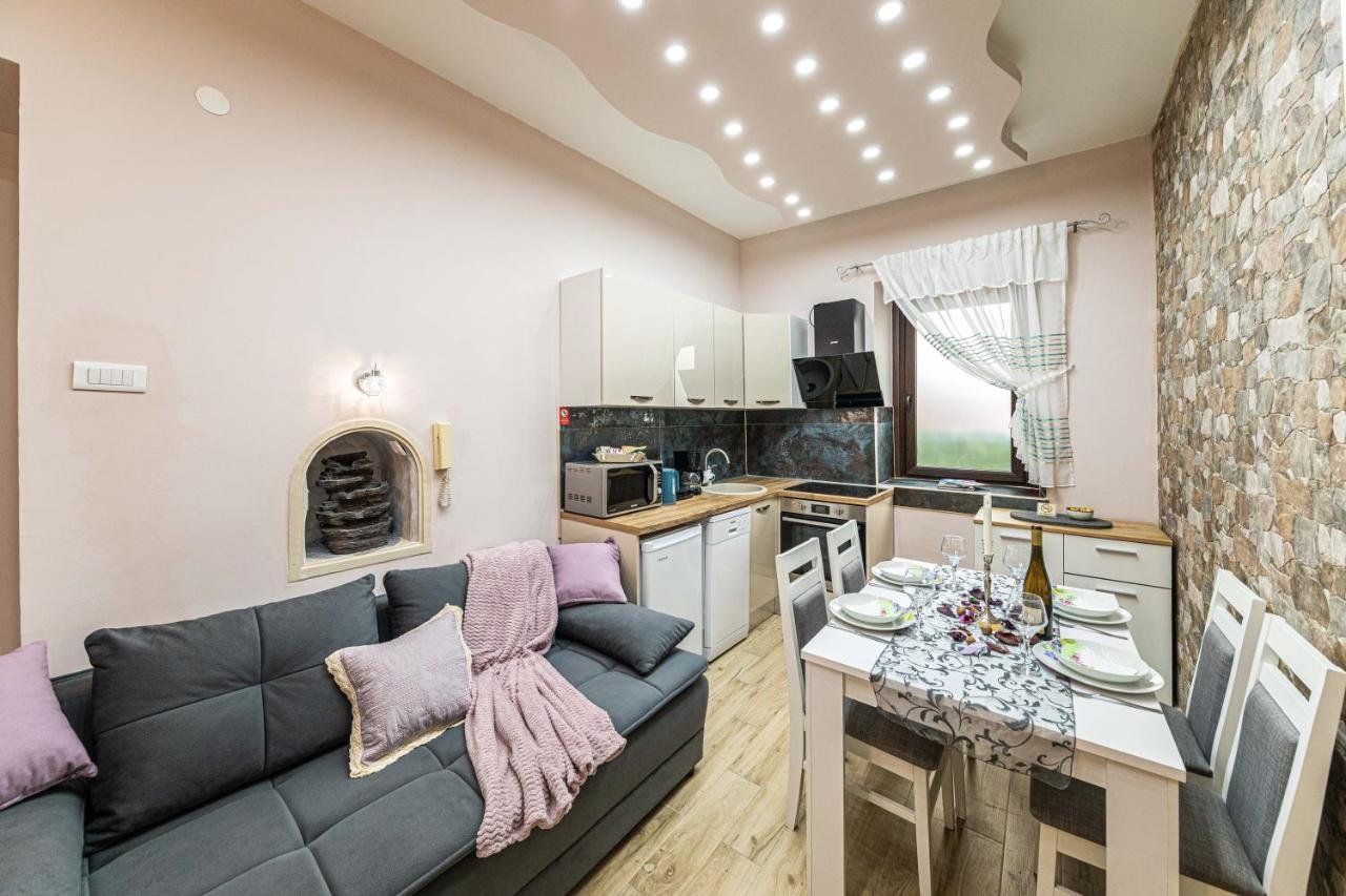 Apartments Keka Kaštela Εξωτερικό φωτογραφία